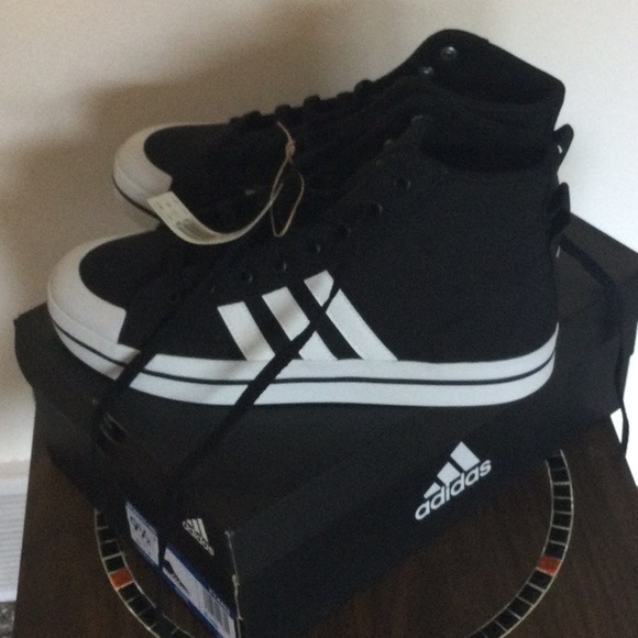 High tops - Picture 4 of 5